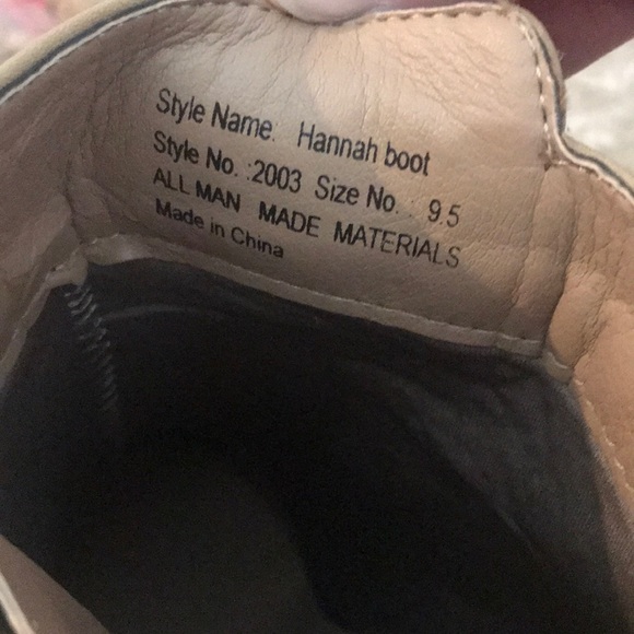 Size 9.5 NWT seven for all mankind brand booties. - Picture 4 of 4